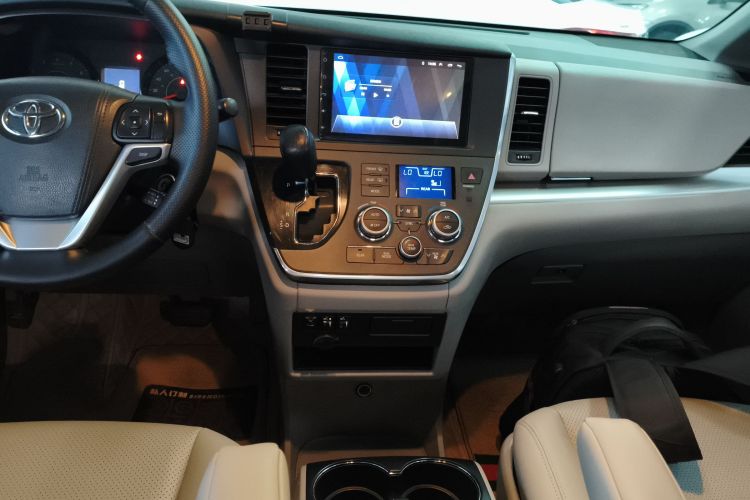 丰田Sienna（平行进口） 中控内饰16