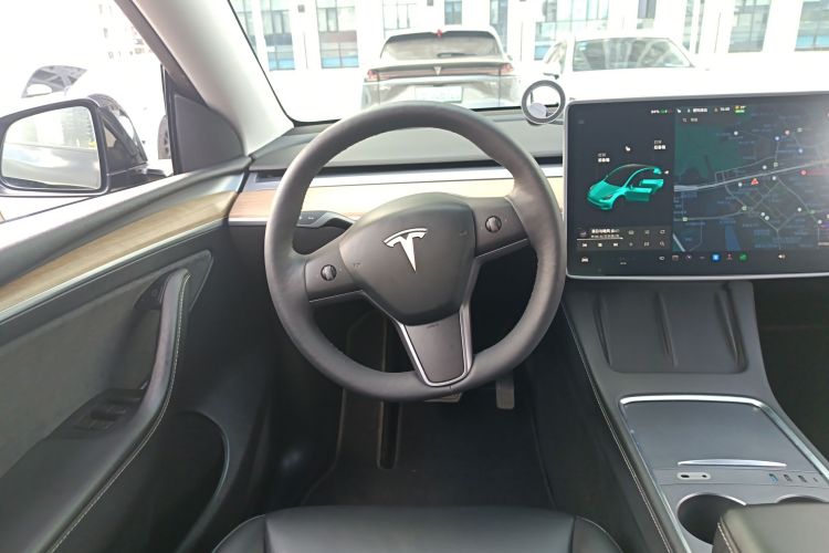 特斯拉 Model Y 2021款 长续航全轮驱动版 3D7中控内饰13