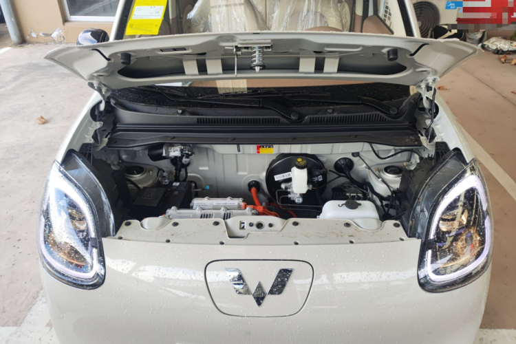 五菱汽车 宏光MINIEV 2025款 四门版 进阶款机舱底盘24