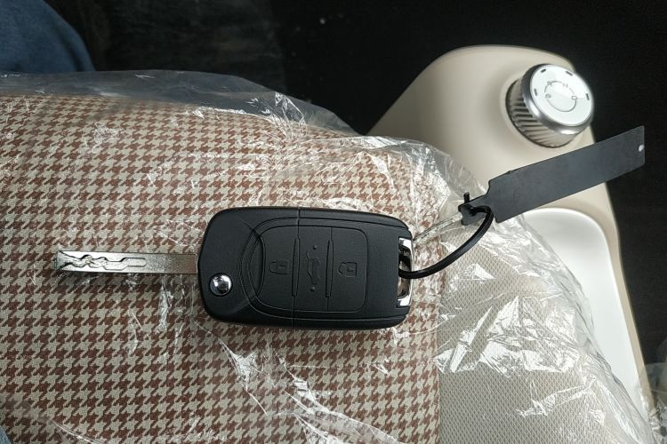 五菱汽车 宏光MINIEV 2024款 第三代 215km 青春版中控内饰7001