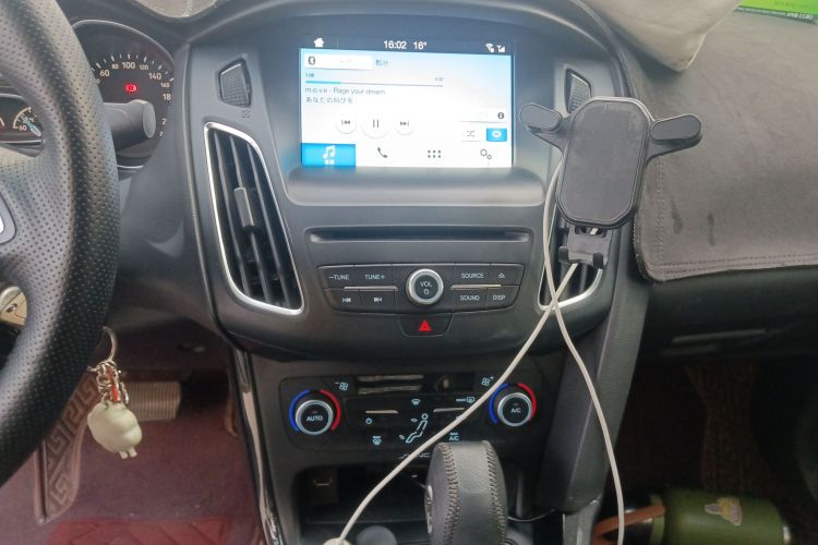 福特 福克斯 2018款 三厢经典 EcoBoost 180 自动精英型中控内饰16