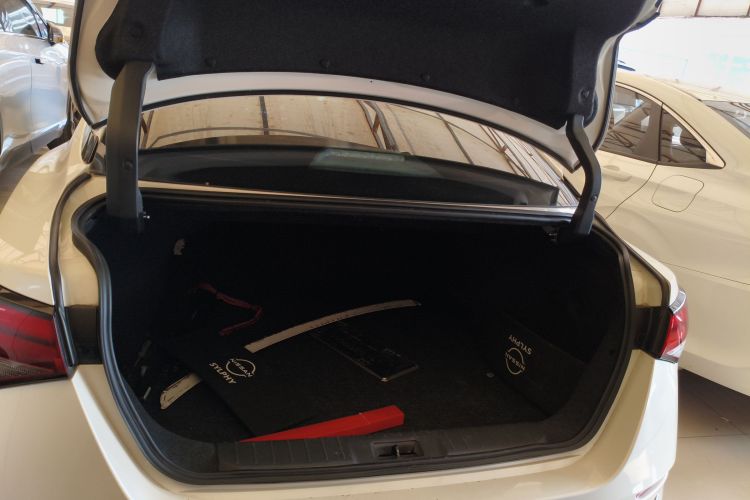 日产 轩逸 2022款 1.6L XL CVT悦享版机舱底盘23