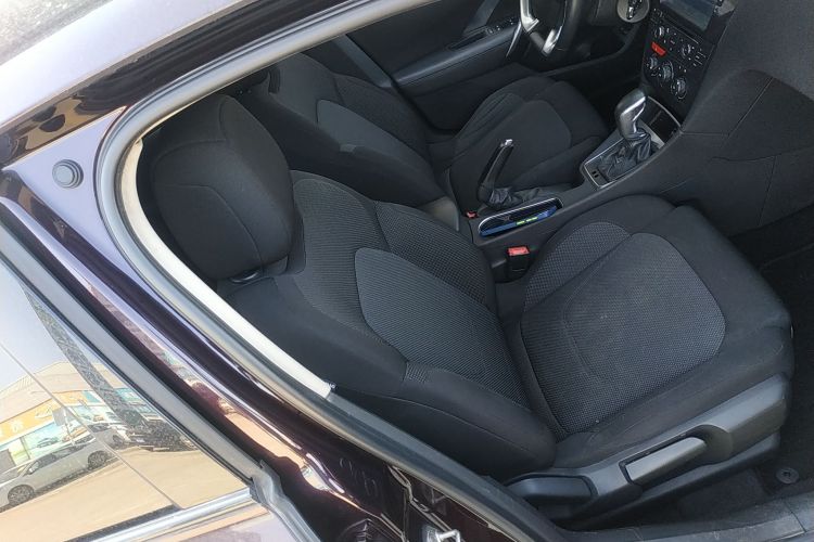 DS 5LS 2015款 1.6T 舒适版THP160局部细节41