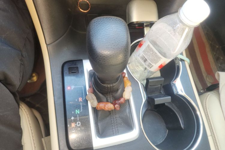 丰田 汉兰达 2021款 2.0T 四驱精英版 7座中控内饰18