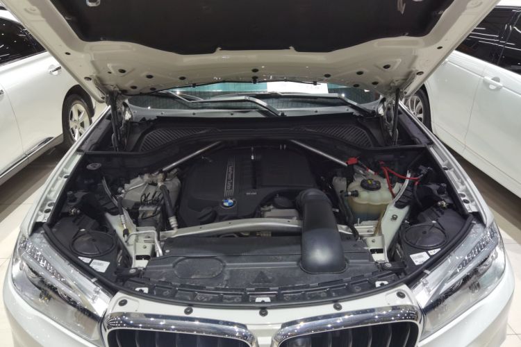 宝马X5（平行进口） 机舱底盘24