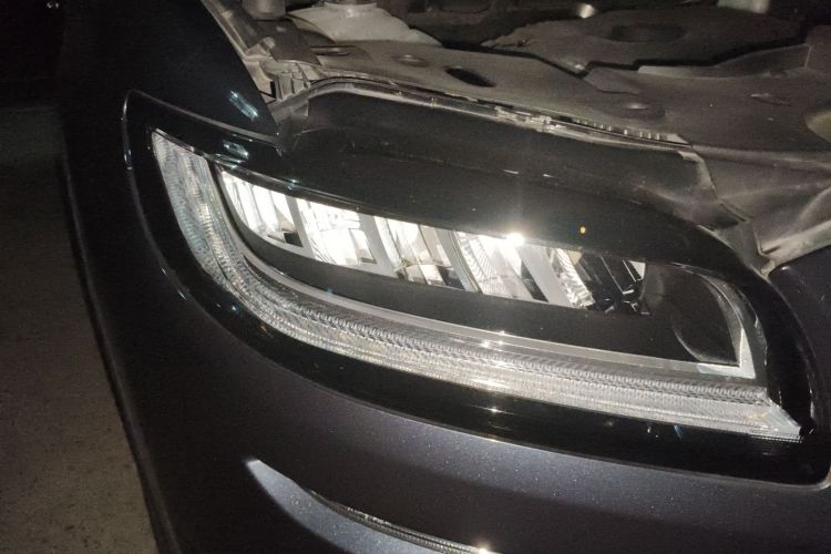 林肯 航海家 2021款 2.0T 四驱尊享版车身外观8