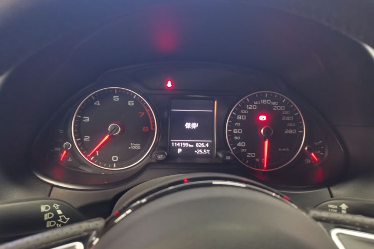 奥迪Q5 2016款 40 TFSI 进取型中控内饰14