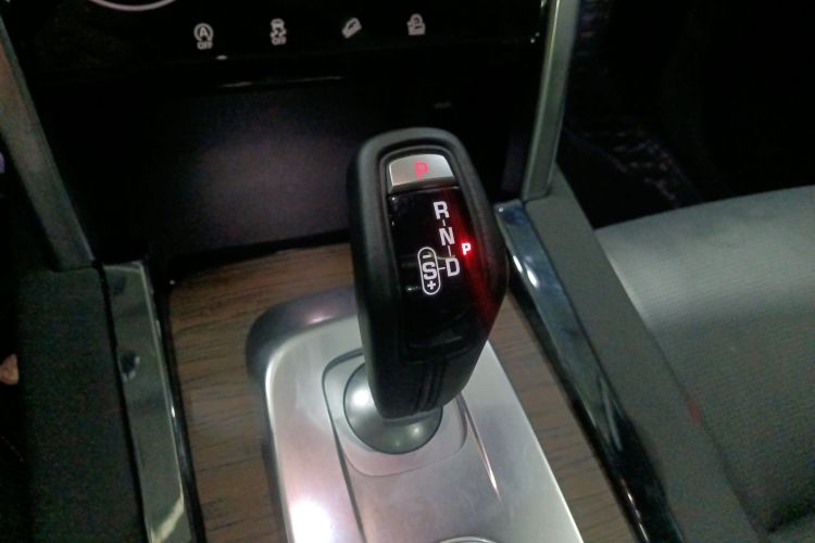 路虎 发现运动版 2022款 249PS R-Dynamic S 性能版 5座局部细节18