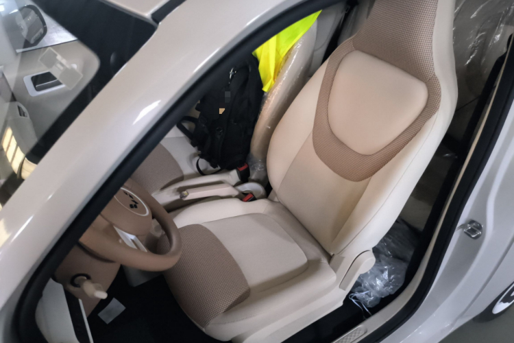 五菱汽车 宏光MINIEV 2024款 第三代 215km 青春版中控内饰19