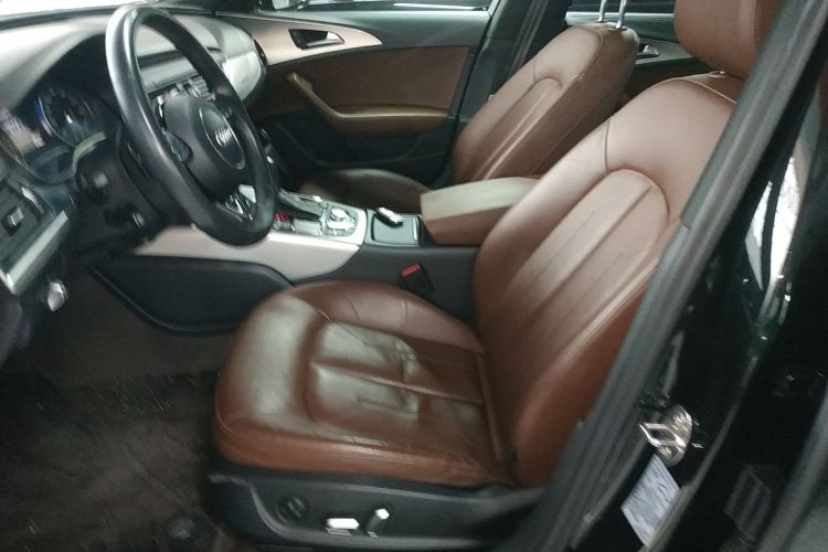 奥迪A6L 2018款 30周年年型 45 TFSI quattro 运动型中控内饰19