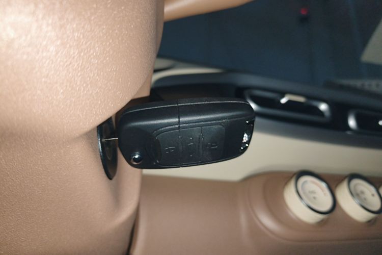 五菱汽车 宏光MINIEV 2025款 四门版 进阶款中控内饰11