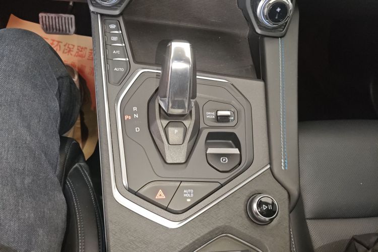 领克01 2021款 2.0TD 两驱耀Pro中控内饰18