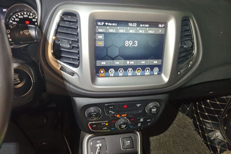 Jeep 指南者 2019款 200TS 自动优享-互联大屏版中控内饰16