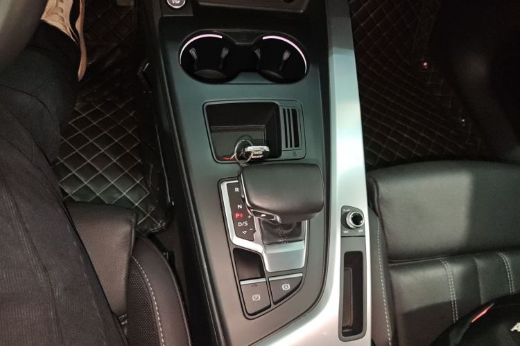 奥迪A4L 2020款 40 TFSI 豪华动感型局部细节18