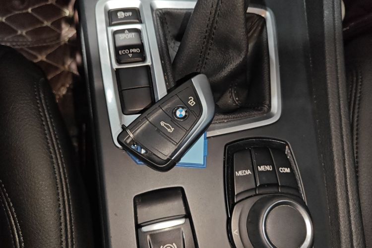 宝马1系 2018款 118i 时尚型中控内饰11