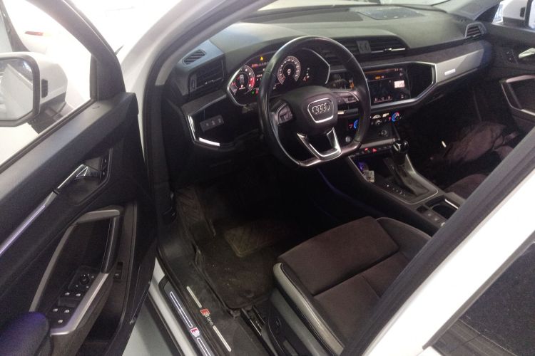 奥迪Q3 2019款 45 TFSI quattro 豪华动感型中控内饰7003