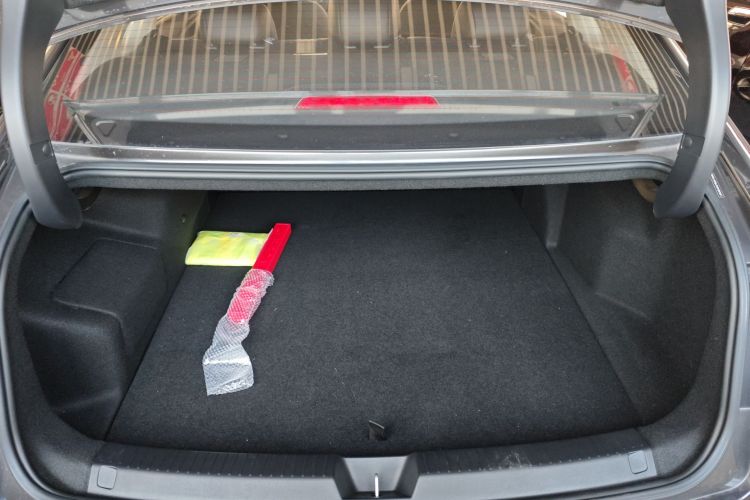 五菱汽车 五菱星光 2024款 共创版 150 进阶型机舱底盘23