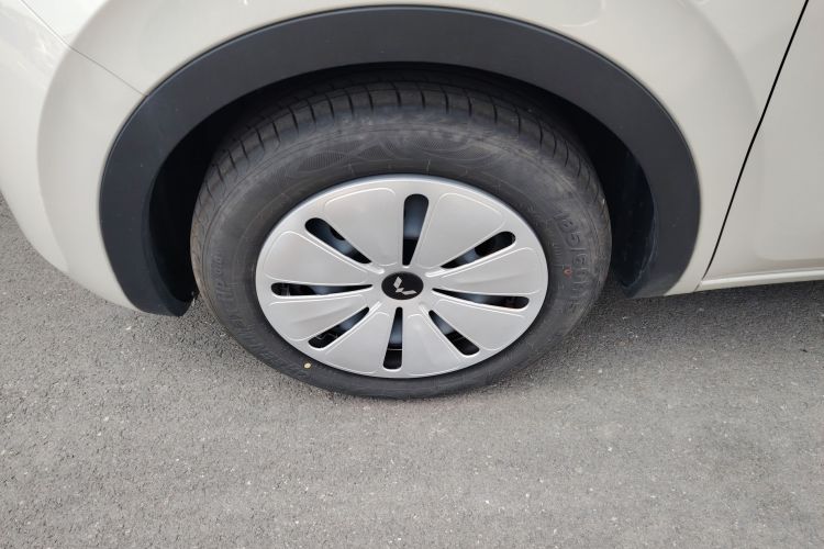 五菱汽车 五菱缤果 2023款 203km 轻享款车身外观6007