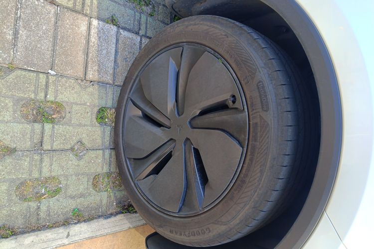 特斯拉 Model Y 2025款 后轮驱动版车身外观6007