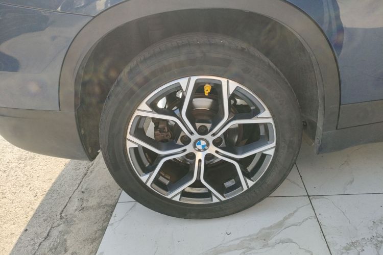 宝马X1 2021款 sDrive25Li 领先型车身外观6008