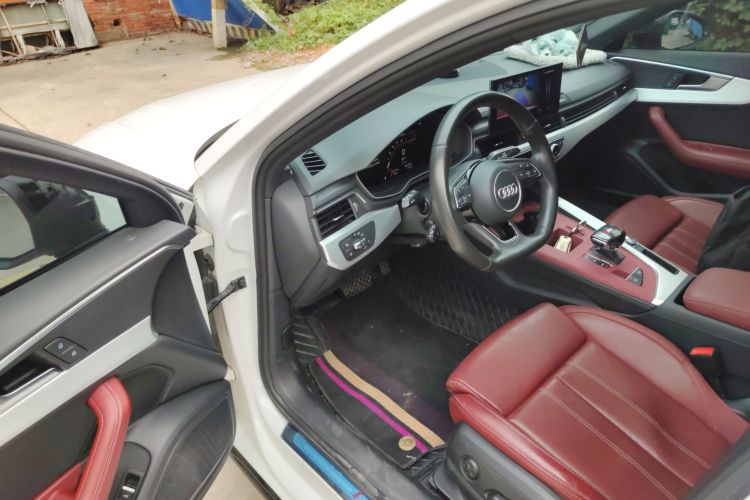 奥迪A4L 2022款 40 TFSI 豪华动感型中控内饰7003