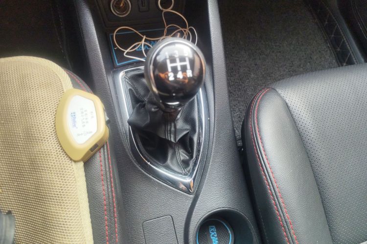 长安凯程 长安欧尚A600 2016款 1.5L 手动豪华型7座中控内饰18