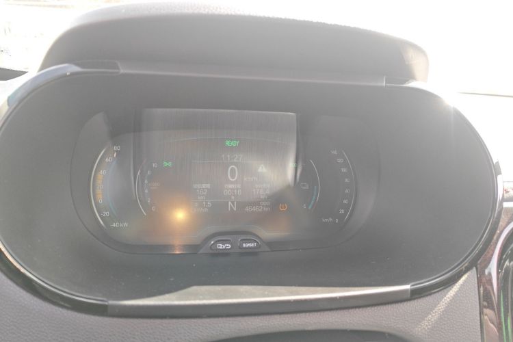 奇瑞 小蚂蚁 2022款 甜粉款 半糖版 三元锂 30kW 408km局部细节14