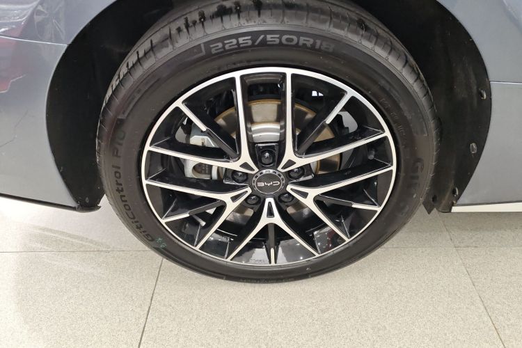 比亚迪 海豹07 DM-i 2025款 DM-i 1.5L 125km 豪华型车身外观6008