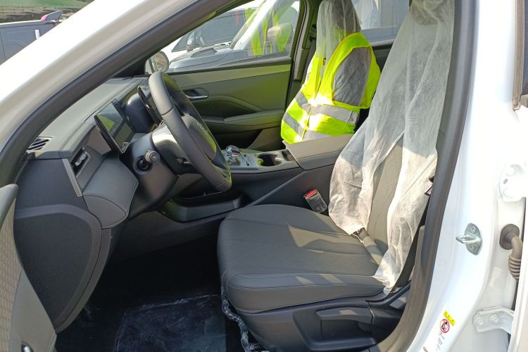 比亚迪 秦PLUS 2025款 DM-i 智驾版 55KM领先型中控内饰19