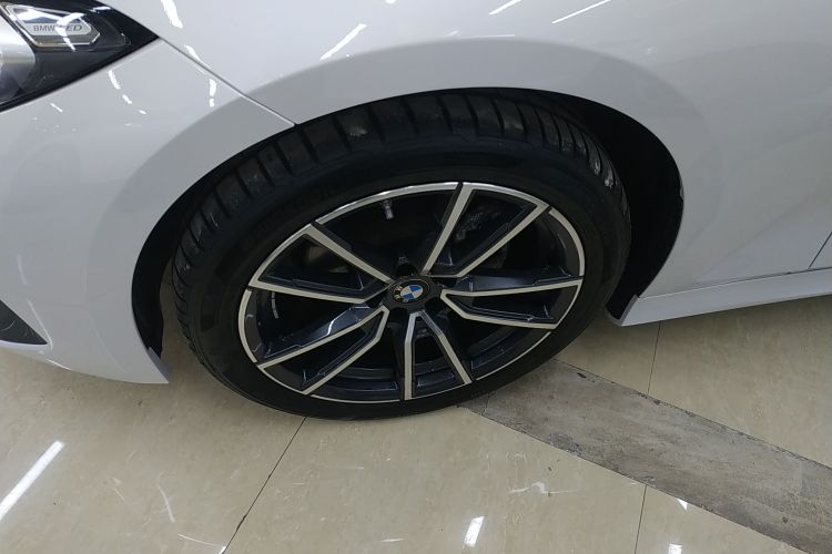 宝马3系 2023款 320Li M运动套装车身外观35