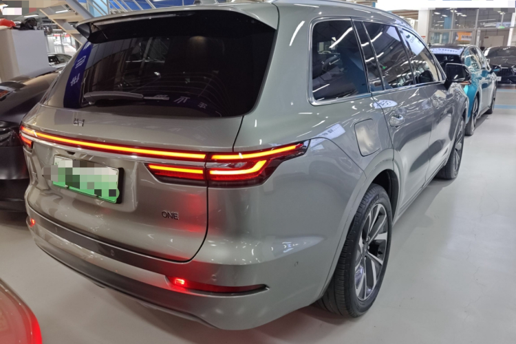 理想汽车 理想ONE 2021款 增程6座版车身外观7