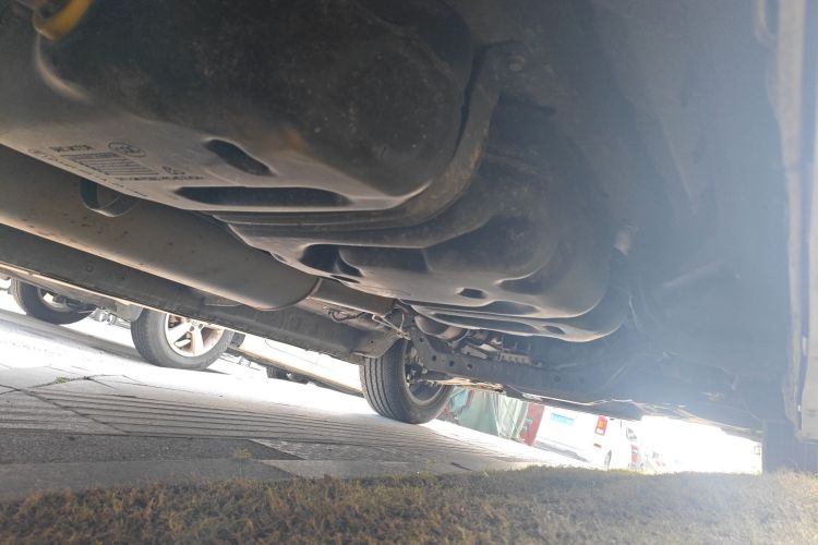 上汽大通MAXUS 大通G20 2020款 2.0T 汽油自动豪华行政版局部细节9002