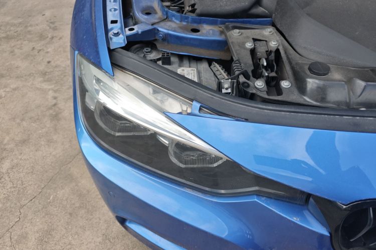 宝马3系 2019款 320i M运动曜夜版车身外观6006