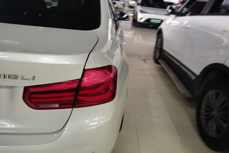 宝马3系 2016款 316Li 时尚型车身外观9