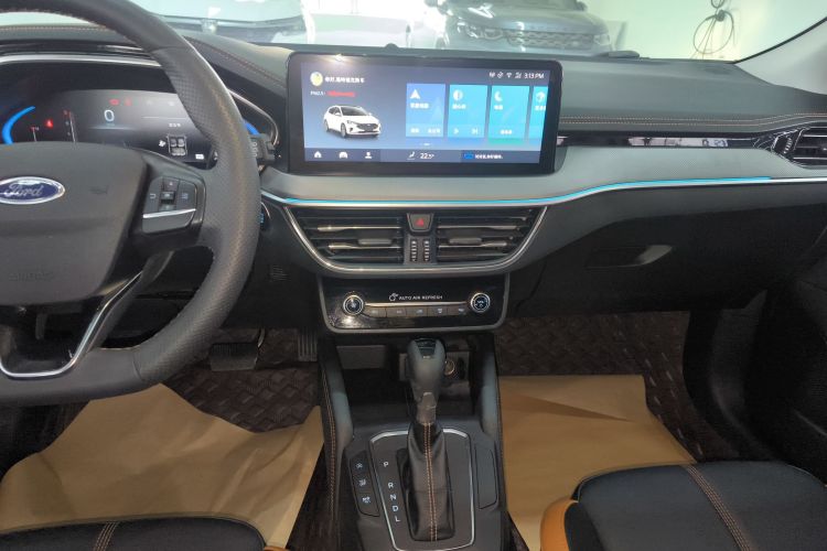 福特 福克斯 2022款 两厢 EcoBoost 180 自动竞速版中控内饰16