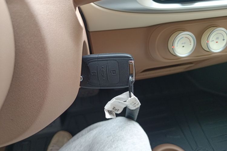 五菱汽车 宏光MINIEV 2025款 四门版 进阶款中控内饰11