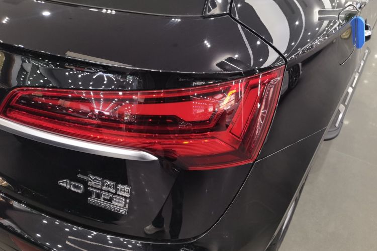 奥迪Q5L 2022款 40T 豪华动感型车身外观9