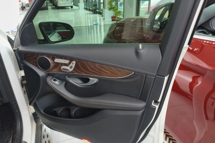 奔驰GLC 2020款 改款 GLC 300 L 4MATIC 动感型中控内饰42