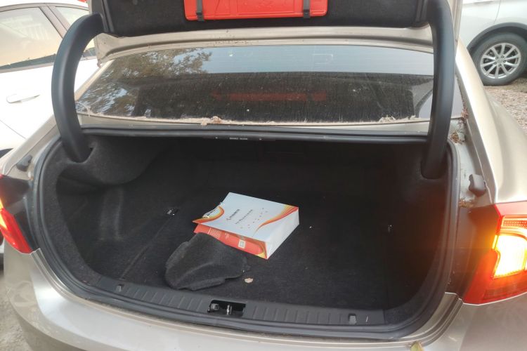 沃尔沃S60(进口) 2011款 2.0T 舒适版机舱底盘23