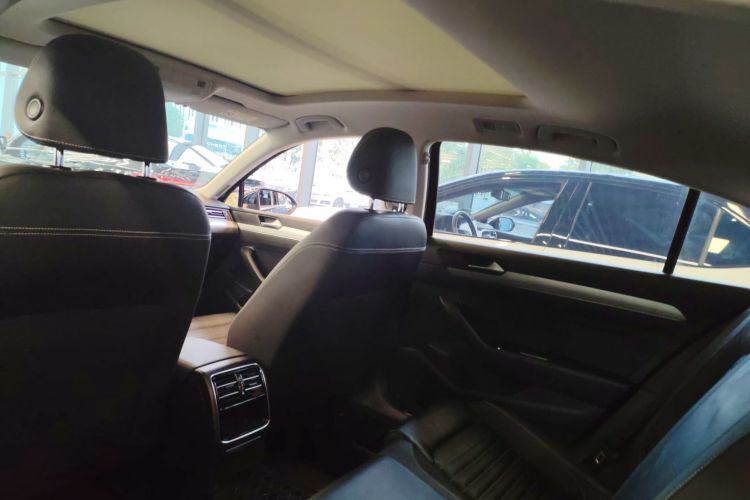 大众 迈腾 2020款 280TSI DSG 舒适型中控内饰22