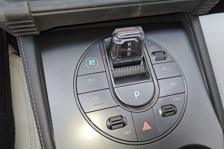 比亚迪 海豹06新能源 2024款 DM-i 80KM尊贵型中控内饰18