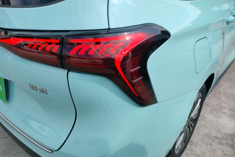 东风风行 风行游艇 2022款 1.5T DCT逐浪版车身外观9