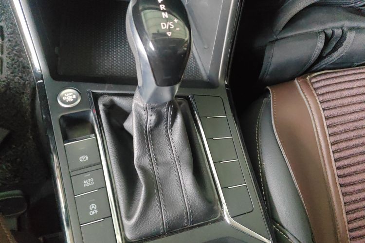 大众 帕萨特 2022款 280TSI 商务版中控内饰18