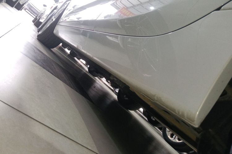 宝马2系旅行车 2016款 220i 领先型局部细节9002