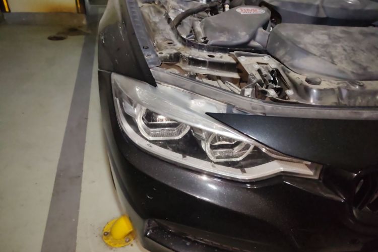 宝马3系 2019款 320Li M运动套装车身外观8