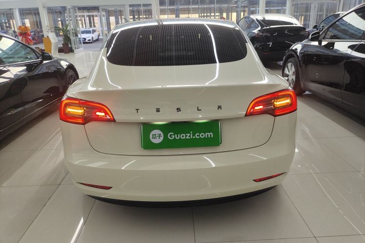 特斯拉 Model 3 2022款 后轮驱动版车身外观6004