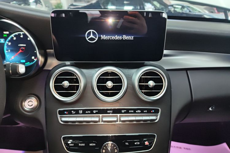 奔驰C级(进口) 2020款 改款 C 260 旅行轿车局部细节16