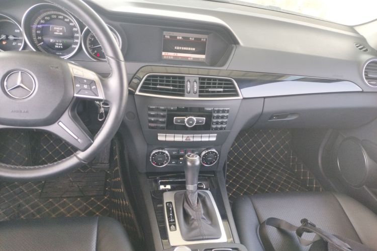 奔驰C级 2013款 C 180 经典型 Grand Edition局部细节16