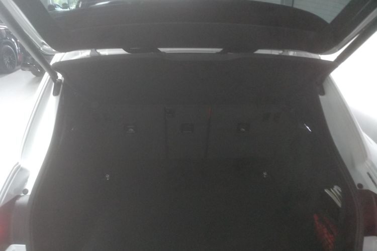 保时捷 2022款 Macan 2.0T中控内饰23