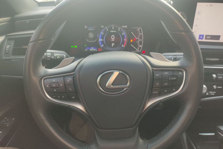 雷克萨斯ES 2022款 200 卓越版中控内饰13